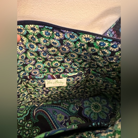 Vera Bradley multi compartment shoulder bag in retired Blue Rhapsody pattern - Picture 4 of 6